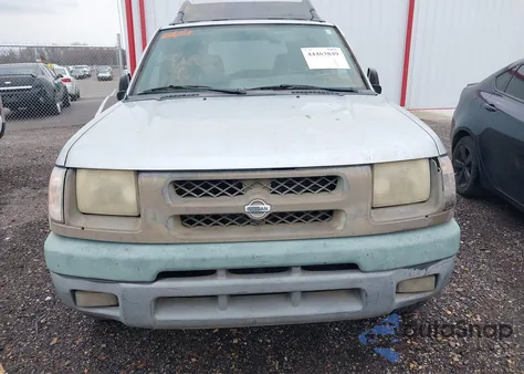 2001 Nissan Xterra Se z USA, uszkodzony, nr VIN 5N1ED28T21C513864